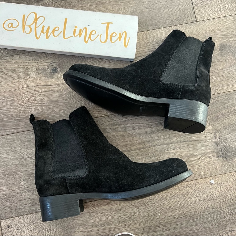 La Canadienne Black Suede Chelsea Boots NWOT - Picture 2 of 9